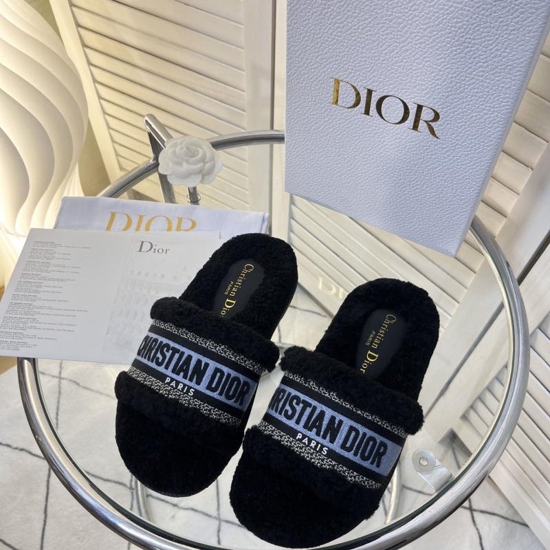 ch**an D*or slippers